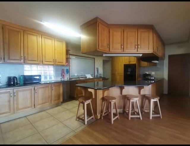 5 BEDROOM HOUSE FOR SALE IN UVONGO